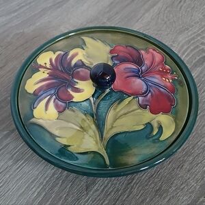 Vintage Moorcroft Hibiscus Covered Bowl w/Lid